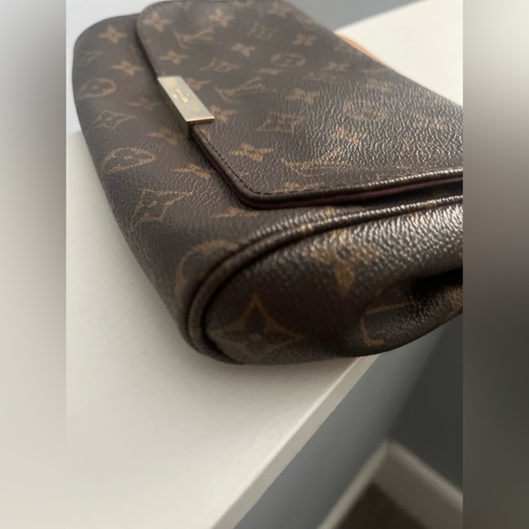 Louis Vuitton Favorite Monogram PM - Picture 9 of 15